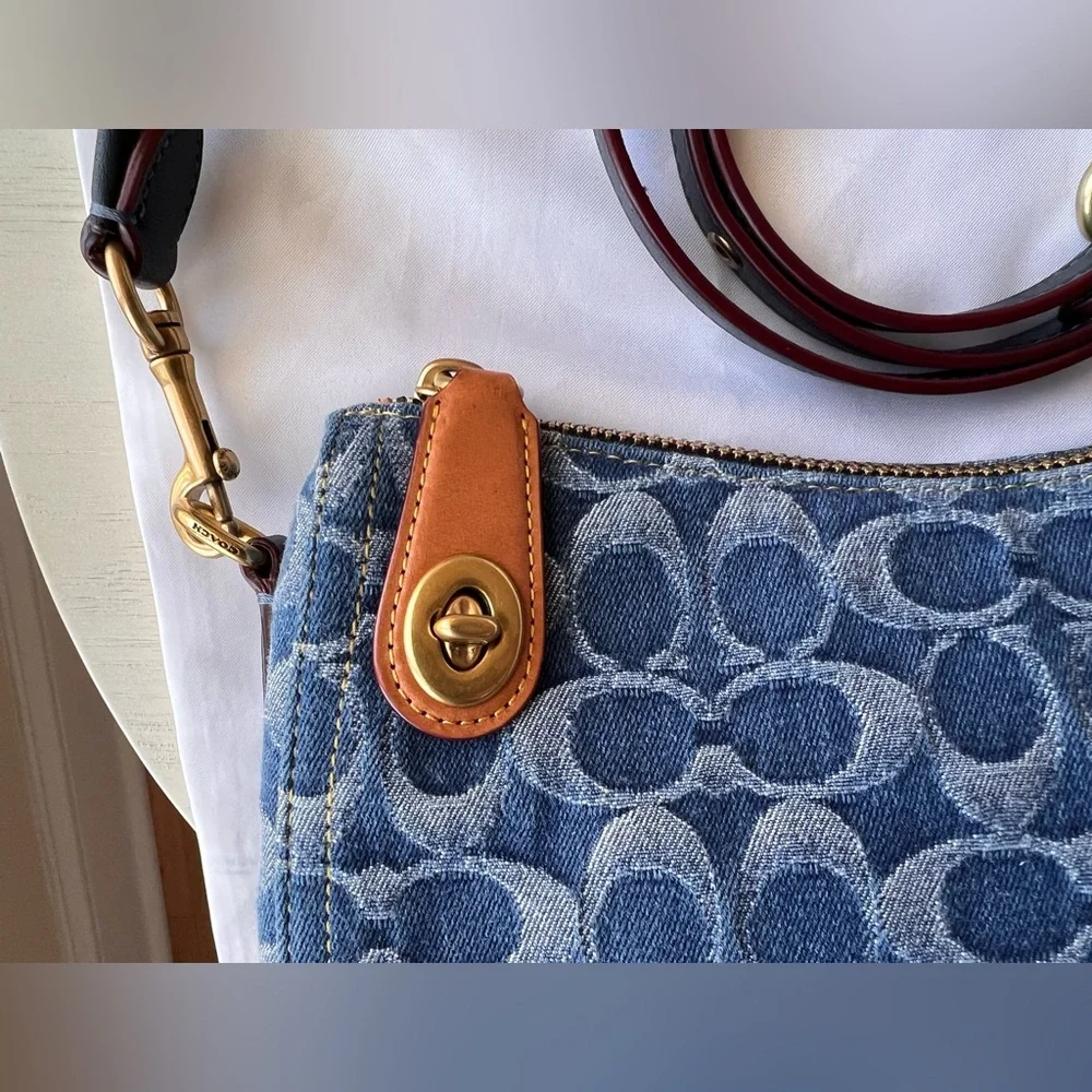 ✨ Coach Signature Denim Swinger Bag Purse Rare ✨ - Picture 3 of 16